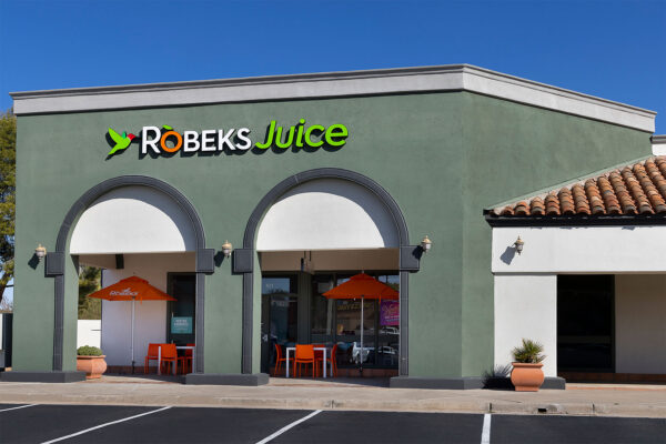 Robeks Juice end cap buildout store exterior