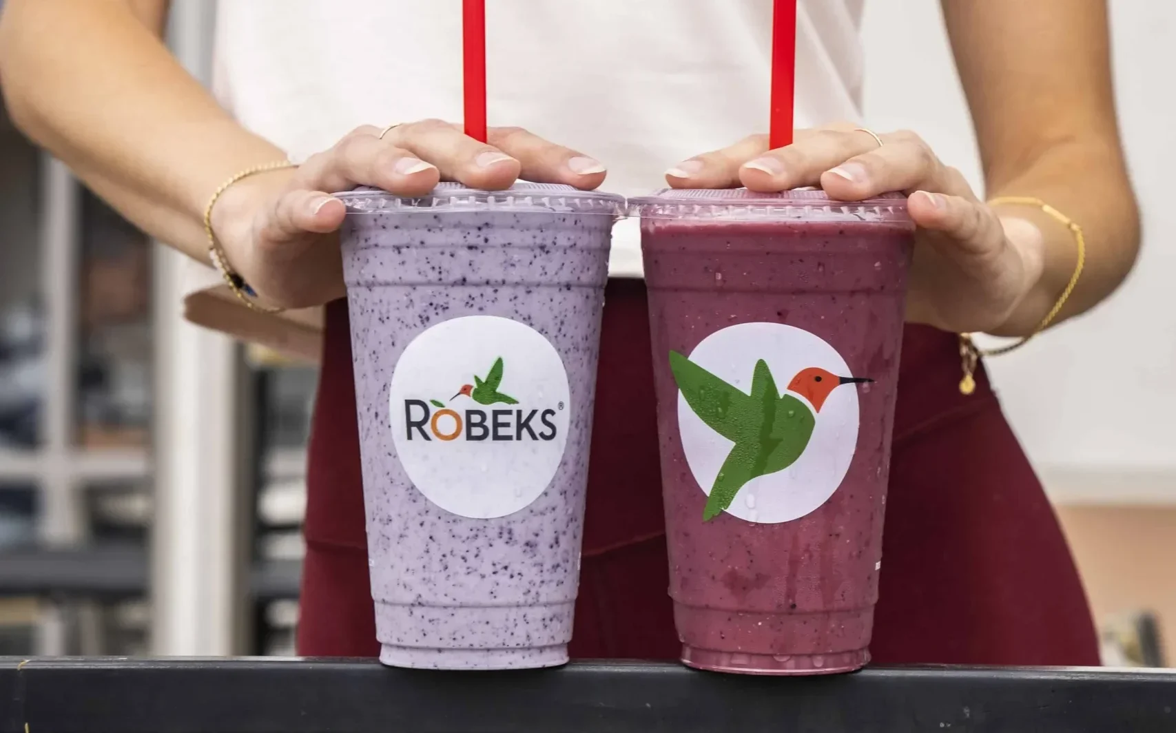 Smoothie Franchise vs Juice Bar Franchise: Explore the Benefits