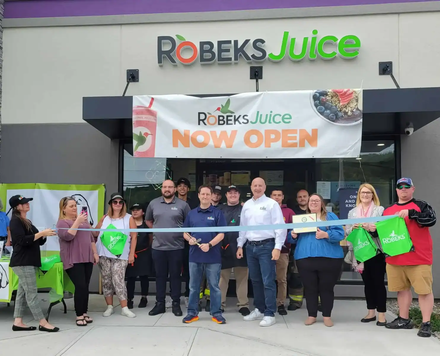 Multi-Unit Franchise Opportunities: How Robeks Helps You Scale Successfully